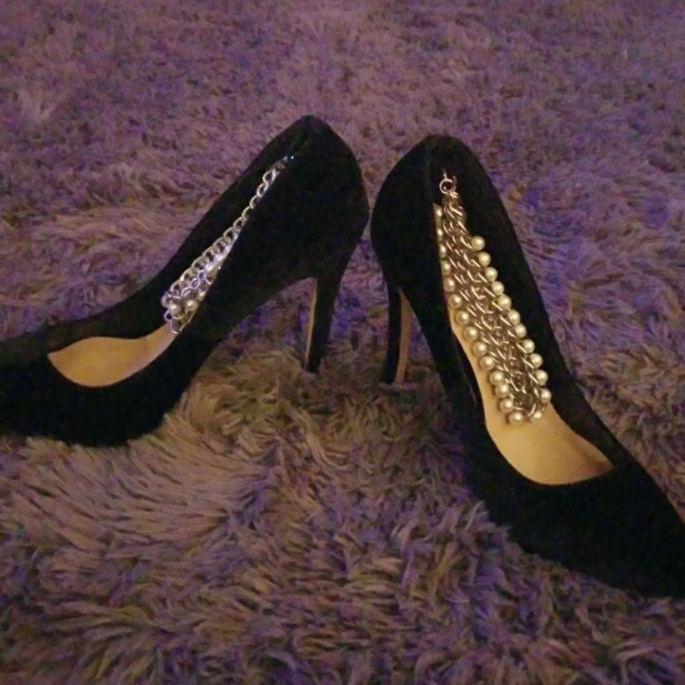 Shoes - Picture 3 of 4